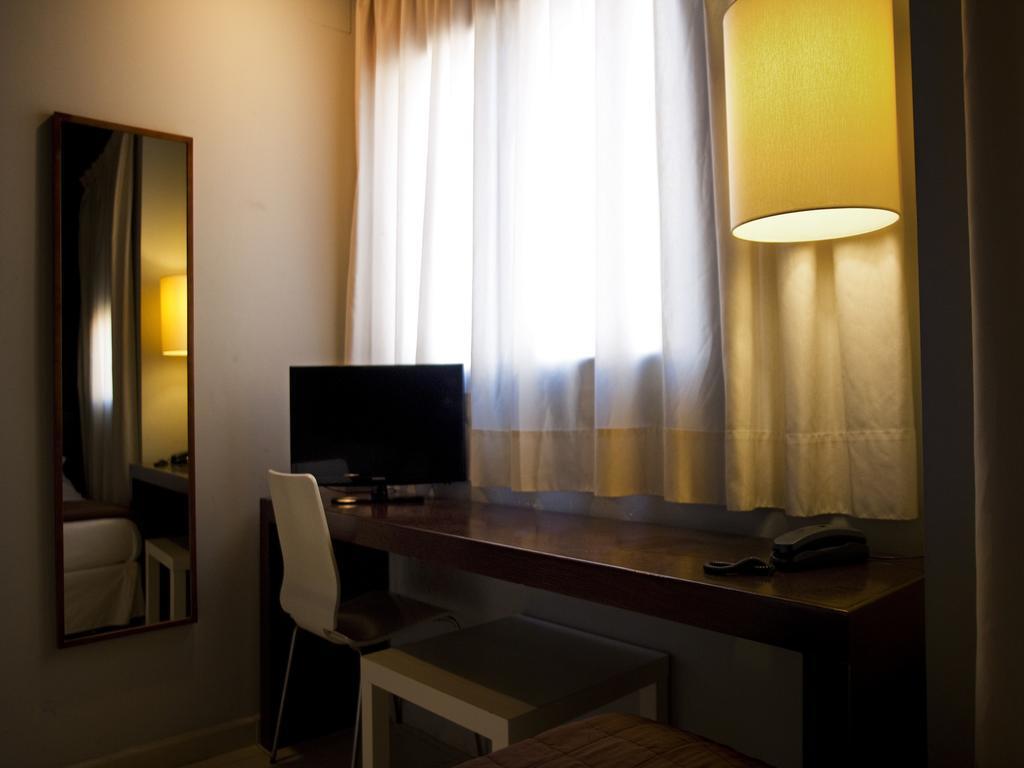 Hostal Badaloni Badalona Pokój zdjęcie