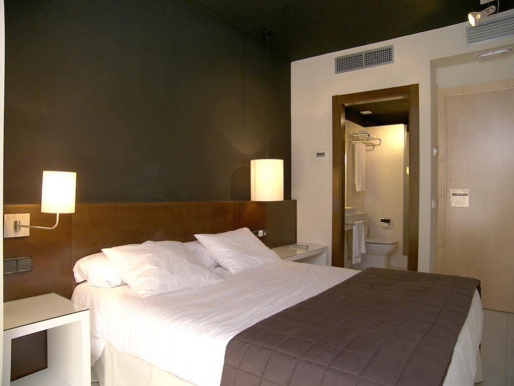 Hostal Badaloni Badalona Zewnętrze zdjęcie